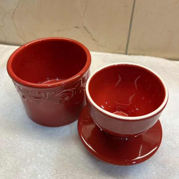 Butter Bell crock by LTREMAIN. Ceramic Red 4” x 4.5”Tall. EUC - Picture 3 of 6